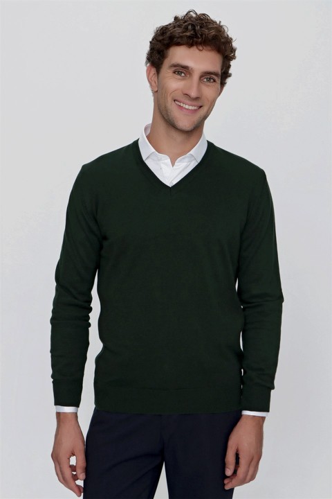 Men Khaki Basic Dynamic Fit Relaxed Cut V Neck Knitwear Sweater 100345153