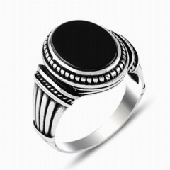 Black Onyx Stone Palace Arm Patterned Silver Ring 100347904