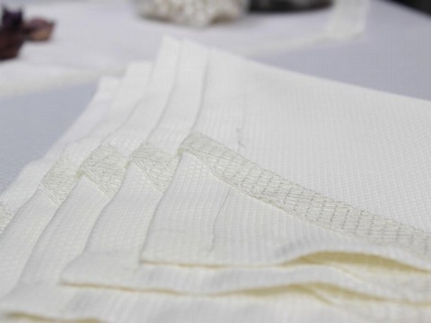 26 Piece Honeycomb Table Cloth Set Cream 100332375