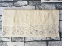 Dowry Land Gray Flower Embroidered Dowery Towel Cream 100330296