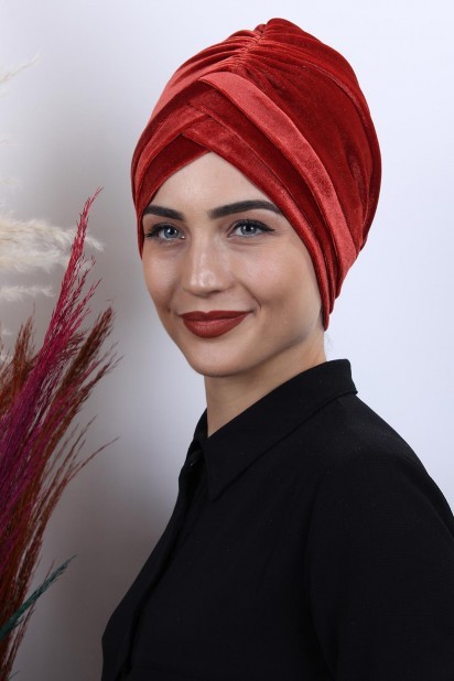 Woman Bonnet & Turban - 3-Streifen-Motorhaubenfliese aus Samt - Turkey