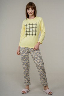 Pajamas - طقم بيجاما نسائي بنمط نصي 100325715 - Turkey