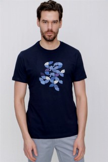 T-Shirt - تي شيرت رجالي برقبة دائرية وطبعات ديناميكي ملائم ومريح باللون الأزرق الداكن 100350730 - Turkey